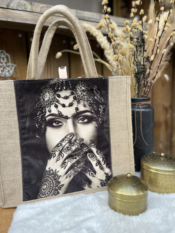 Sac En Toile de Jute Naturelle Visage Femme Berbère aux Mains Henné en Velour